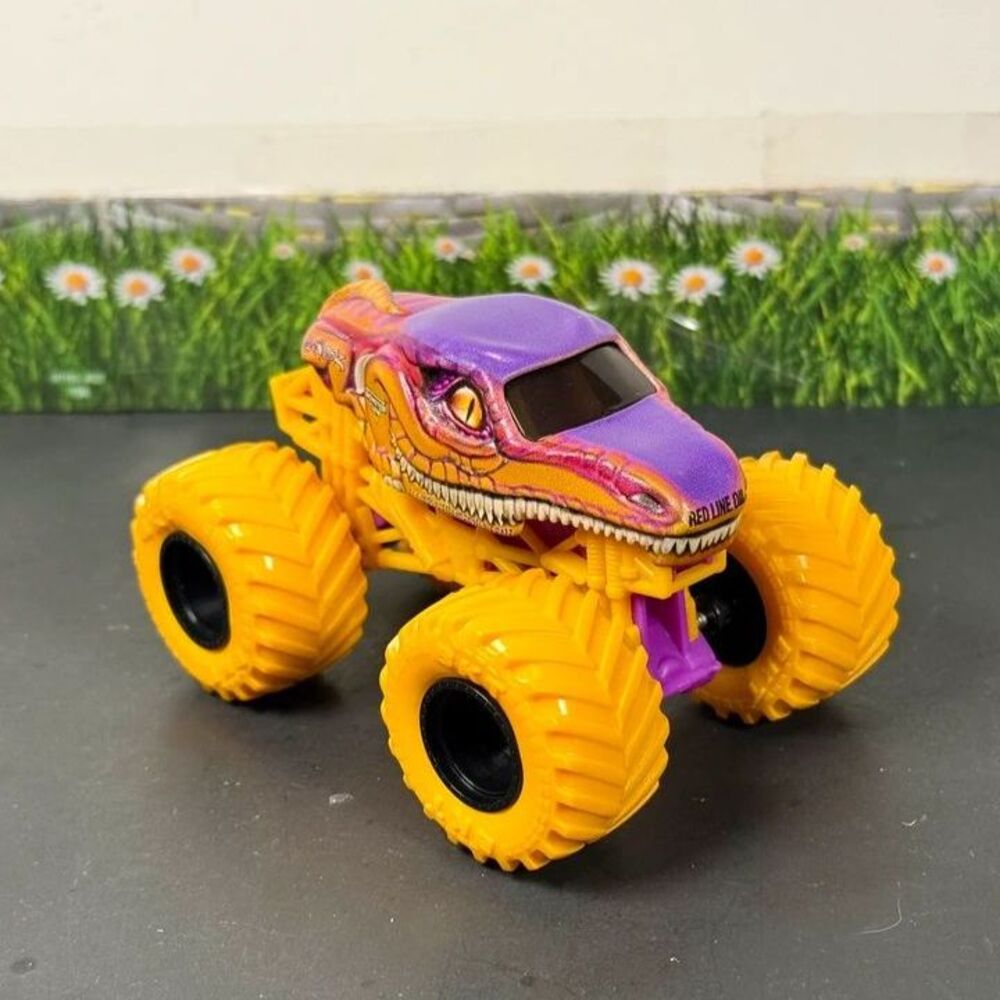 Custom Monster Jam Monster Truck Velociraptor 1:64 Scale